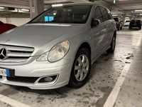 Usata Mercedes R320 224 CV (164 kW) 2006 Grigio Monovolume