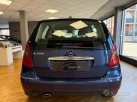 Usata Mercedes A200 Avantgarde 136 CV (100 kW) 2008 Blu Berlina