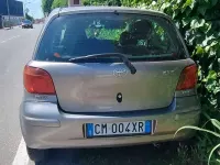 Usata Toyota Yaris Sol 87 CV (63 kW) 2004 Argento Utilitaria