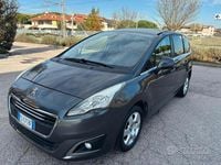 Usata Peugeot 5008 Business-Line 119 CV (87 kW) 2016 Grigio Monovolume