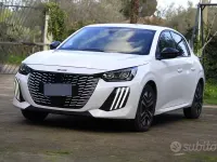 Usata Peugeot 208 Allure 101 CV (74 kW) 2025 Utilitaria
