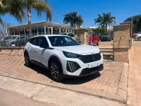 Begagnad Peugeot 2008 Active 102 HK (75 kW) 2023 Vit SUV