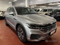Usata VW Touareg Elegance 231 CV (169 kW) 2023 Argento SUV