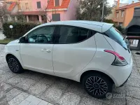 Usata Lancia Ypsilon 69 CV (50 kW) 2014 Bianco Utilitaria