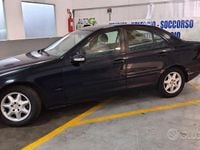 Usata Mercedes C220 116 CV (85 kW) 2002 Blu Berlina