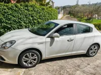Usata Alfa Romeo Giulietta Distinctive 109 CV (80 kW) 2011 Bianco Utilitaria