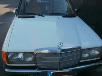 Usata Mercedes E230 1982 Bianco Berlina