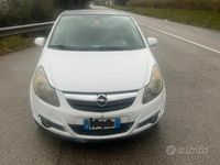 Usata Opel Corsa 75 CV (55 kW) 2009 Bianco Utilitaria