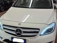 Usata Mercedes B180 Premium 116 CV (85 kW) 2013 Bianco Utilitaria