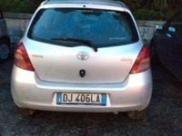 Usata Toyota Yaris 100 CV (73 kW) 2013 Grigio Utilitaria