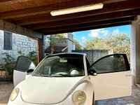 Usata VW New Beetle 105 CV (77 kW) 2005 Bianco Utilitaria
