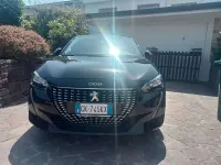 Usata Peugeot 208 GT 101 CV (74 kW) 2022 Nero Utilitaria