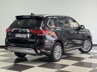 Usata Mitsubishi Outlander P-HEV Instyle 135 CV (99 kW) 2019 Nero SUV