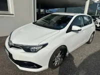 Usata Toyota Auris Comfort 116 CV (85 kW) 2016 Super white 2 Utilitaria