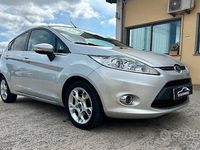 Usata Ford Fiesta Titanium 70 CV (51 kW) 2012 Grigio Utilitaria