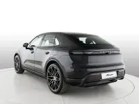 Nuova Porsche Macan 2026 Nero jet metallizzato SUV