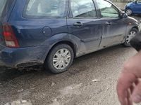 Begagnad Ford Focus Trend 90 HK (66 kW) 2000 Blå Kombi