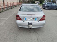 Usata Mercedes C220 Elegance 143 CV (105 kW) 2004 Berlina