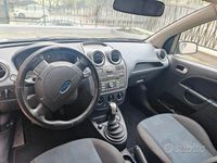 Gebraucht Ford Fiesta 70 PS (51 kW) 2008 Grau Limousine