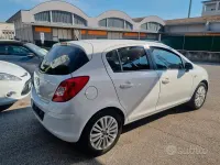 Usata Opel Corsa Edition 86 CV (63 kW) 2014 Bianco Utilitaria