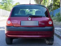 Usata Renault Clio II 98 CV (72 kW) 2002 Rosso Berlina