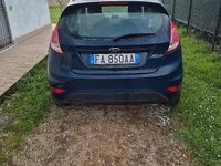 Usata Ford Fiesta 60 CV (44 kW) 2015 Blu Berlina