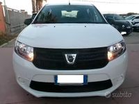 Usata Dacia Sandero Lauréate 75 CV (55 kW) 2016 Bianco Berlina