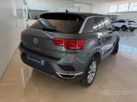 Usata VW T-Roc Style 116 CV (85 kW) 2018 Grigio SUV