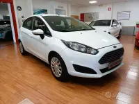 Usata Ford Fiesta Business Edition 75 CV (55 kW) 2016 Bianco Utilitaria