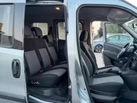 Usata Fiat Doblò 105 CV (77 kW) 2010 Grigio Monovolume
