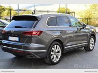 Begagnad VW Touareg Advance 231 HK (169 kW) 2018 Grå SUV