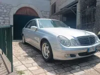 Usata Mercedes E220 150 CV (110 kW) 2004 Grigio Berlina