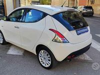 Usata Lancia Ypsilon Gold 69 CV (50 kW) 2014 Bianco Utilitaria