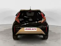 Usata Toyota Aygo X Trend 72 CV (52 kW) 2022 Oro SUV
