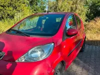 Usata Peugeot 107 68 CV (50 kW) 2007 Rosso Utilitaria