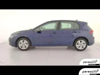 Usata VW Golf VIII Life 131 CV (96 kW) 2023 Blu Berlina