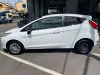 Usata Ford Fiesta 82 CV (60 kW) 2009 Bianco Berlina