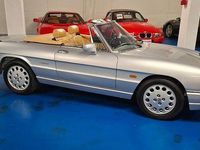 Begagnad Alfa Romeo Spider 122 HK (89 kW) 1992 Silver Cab