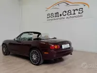 Usata Mazda MX5 110 CV (80 kW) 2000 Bordeaux Cabrio