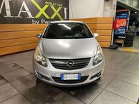 Usata Opel Corsa Edition 86 CV (63 kW) 2011 Argento Utilitaria