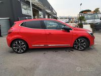Usata Renault Clio V Techno 101 CV (74 kW) 2023 Rosso Utilitaria