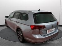 Usata VW Passat Executive 150 CV (110 kW) 2023 Grigio Station wagon