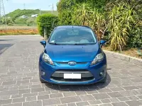 Usata Ford Fiesta 92 CV (67 kW) 2010 Blu Berlina