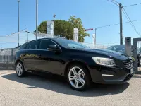 Usata Volvo V60 Momentum 115 CV (84 kW) 2014 Nero Station wagon