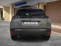 Usata Peugeot 2008 Allure 101 CV (74 kW) 2024 Grigio SUV