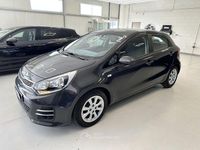 Usata Kia Rio Active 86 CV (63 kW) 2015 Gray Berlina