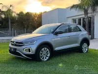 Usata VW T-Roc Style 110 CV (80 kW) 2023 Grigio SUV