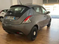 Usata Lancia Ypsilon 69 CV (50 kW) 2014 Grigio Utilitaria