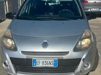 Usata Renault Clio II 65 CV (47 kW) 2010 Grigio Berlina