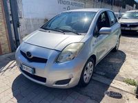 Usata Toyota Yaris Sol 100 CV (73 kW) 2009 Grigio Berlina